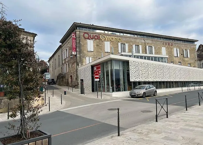 Belle Villa Perigourdine Avec Piscine
