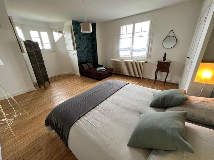 Belle Perigourdine Avec Piscine Villa *